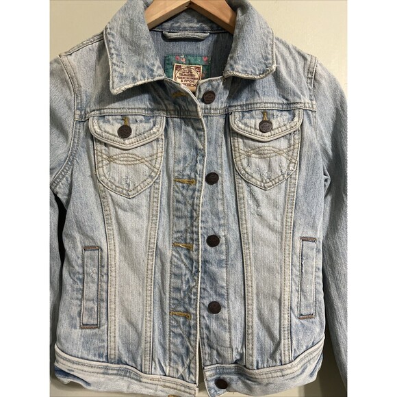 Abercrombie & Fitch Distressed Jean Jacket Size Small Womens Long Sleeve - Picture 2 of 8